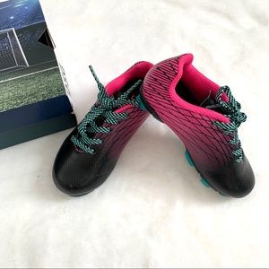 New DSG girls soccer shoes. Size 9